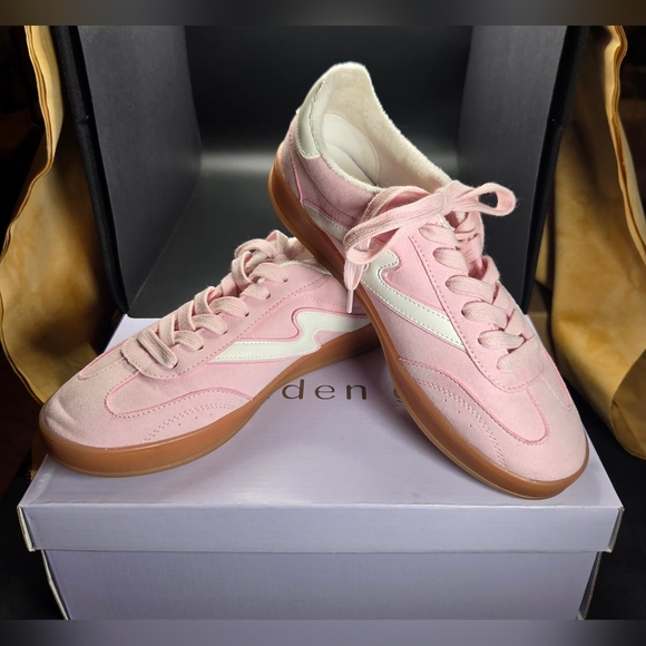 Madden Girl Shoes - Madden Girl Giia Light Pink Suede Gum Sole Sneakers 7 W/ Box